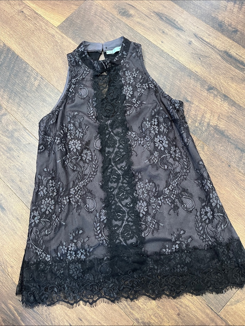 Ladies SmallBlack Lace Sleeveless Mock Neck Top